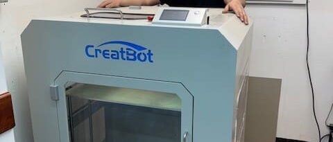 3D printer and operator 3D printer and operator